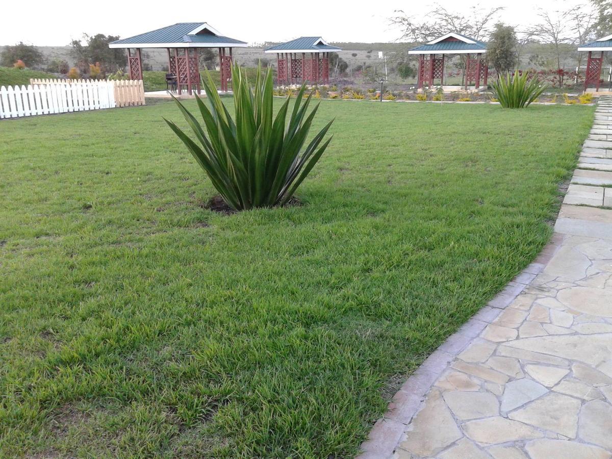 Tumaini Gardens Bed and Breakfast Kajiado Exteriör bild