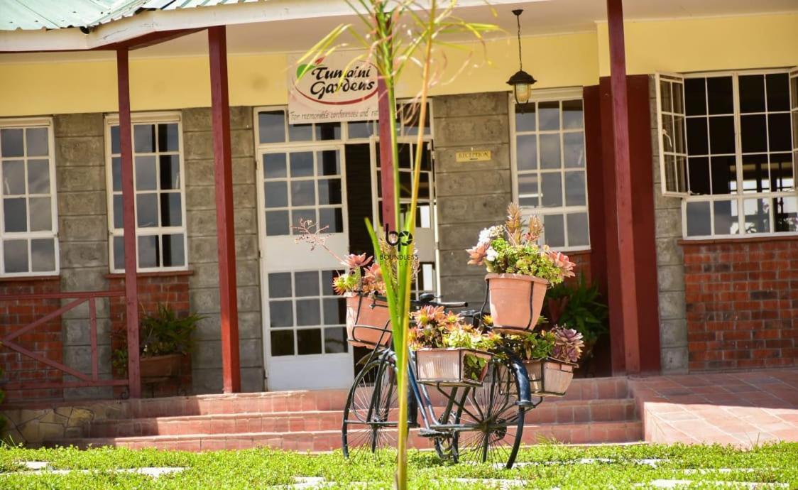 Tumaini Gardens Bed and Breakfast Kajiado Exteriör bild